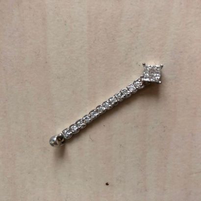 null Pendentif en or gris 18k (750) pavé de diamants. 

Poids brut : 1.61 g. 
