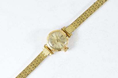 null Montre bracelet de dame, boitier en or jaune 18k (750) à cadran crème et index...