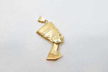 null Pendentif en or jaune 18k (750) à l'effigie de Nefertiti.

Poids brut : 20.77...
