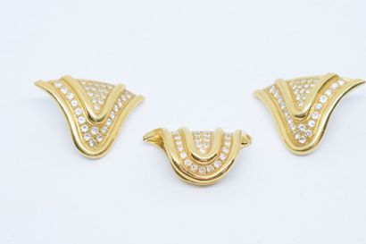 null Paire de clips d'oreilles et clip de revers en or jaune 18K (750) triangulaires...