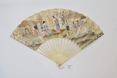 null Chinoiserie.


Eventail plié, la feuille en papier peint à la gouache de personnages...