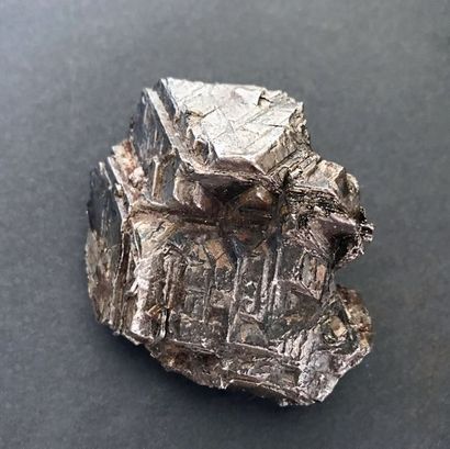 null Belle météorite de Muonialusta, Suède (6 cm, 185g) : cristallisation exceptionnelle,...