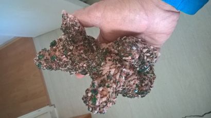 null Elégante dolomite rose, malachite, gypse de Touissit, Maroc (18 x 13 cm)