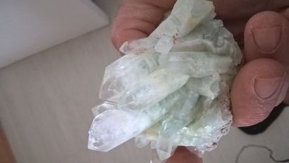 null Petit quartz à fushite de Madagascar (8 cm) 