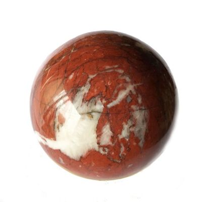 null Douze minéraux polis. Sphère (8 cm) marbre rouge veine? de blanc. Deux œufs...