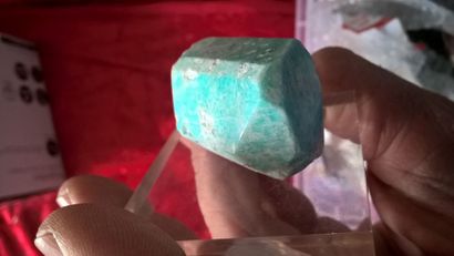 null Amazonite : cristal biterminé flottant avec faces polies (4 cm) du George Lake,...