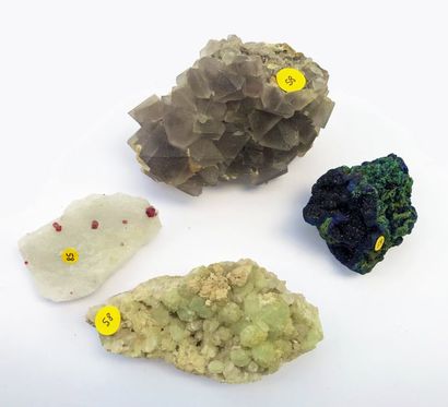 null Quatre minéraux chinois : fluorine octaédrique mauve vert du Hunan (11,5 x 7,5...