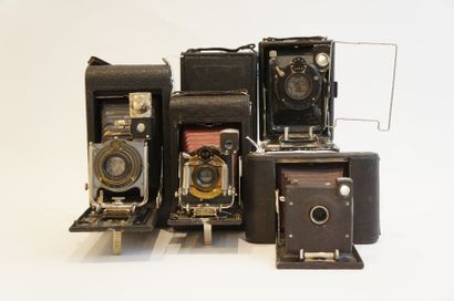 null Ensemble de cinq appareil à soufflet KODAK et PHOTO-HALL : appareil Kodak n°3...