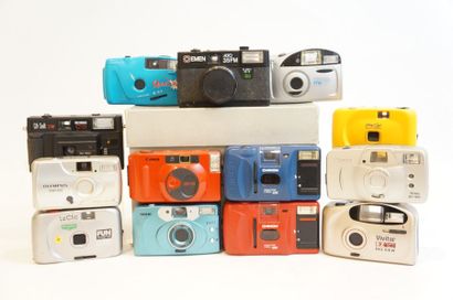 null Ensemble de 40 (QUARANTE) appareils de diverses marques : Canon, Nikon, Konica,...
