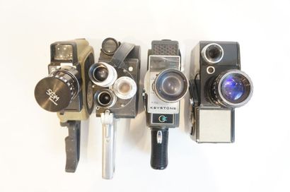 null CINEMA. Ensemble de quatre caméras diverses : caméra Leveque LD 8 avec trois...