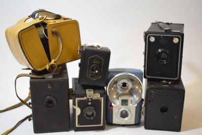 null BOX, ensemble de sept appareils divers : Box Kodak n°2 Brownie, Scout Box Rapide...
