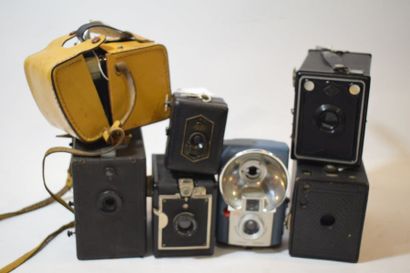 null BOX, ensemble de sept appareils divers : Box Kodak n°2 Brownie, Scout Box Rapide...