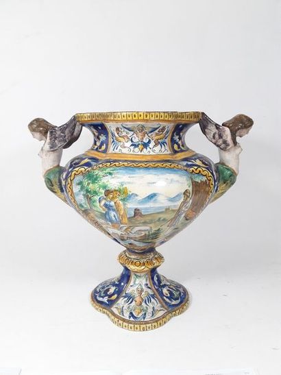 null Italie, XIXème siècle . G. Battaglia. 

Vase sur piédouche à deux anses en forme...