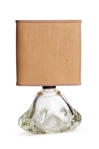 null André THURET (1898-1965)

Lampe de table à corps étoilé conique. Epreuve en...