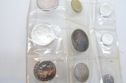 null Lot de pièces en argent comprenant : 

- 1 pièce de 1000 Lires (1970R)

- 3...