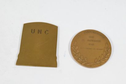 null [ Médaille ] 



Ensemble de deux médailles en bronze.

Avers : UNION NATIONALE...