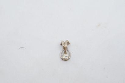 null Boucle d'oreille orpheline en or gris 18k (750), un brillant serti (env. 0,18...