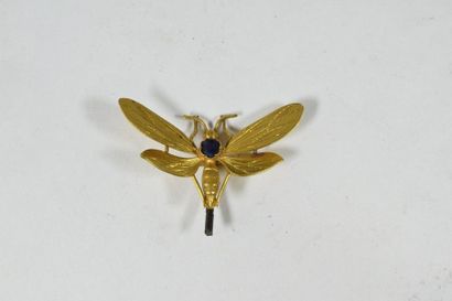 null Broche défensive en or jaune 18k (750) figurant un papillon, le corps composé...