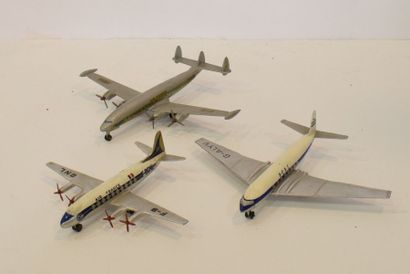 null Dinky toys

Lot de trois avions :

Comet

Super G Constellation Lockheed

C...