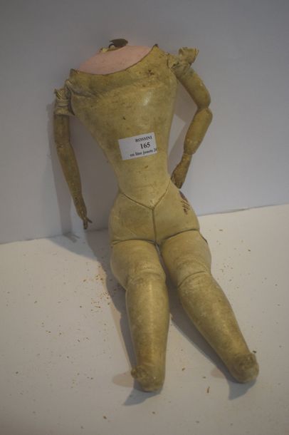 null Corp de poupée parisienne en peau avec sa colerette en biscuit marquée FG4.

Haut.:41cm...