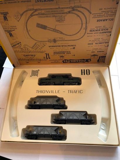 null JOUEF

THIONVILLE TRAFIC

Coffret : BB13001 ; troiswagons ARBEL

Manques les...