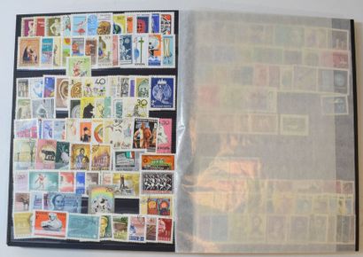 null PAYS DE L'EST

Ensemble de cinq albums de timbres de Hongrie, Pologne, Roumanie,...