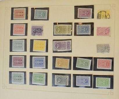 null Lot de deux albums de timbres postes oblitérés. dans une reliure percaline rouge....