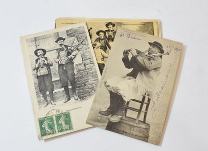 null BRETAGNE - JOUEURS de BINIOUS

Ensemble de 22 cartes postales anciennes noir...