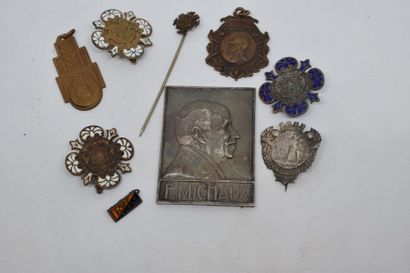 null MICHAUX Paul (1854-1923) - FGSPF

Médaille de table en bronze argenté, figurant...