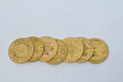 null Sept pièces en or de 20 francs Napoléon III "Tête nue" (1857A & 1860A), et "Tête...
