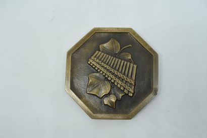 null [ TURIN ]



Médaille octogonale en broze à patine brune représentant une Tête...