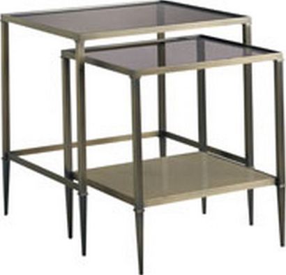 null Tables gigognes en laque et bronze 

61 x 56 x 66 cm 