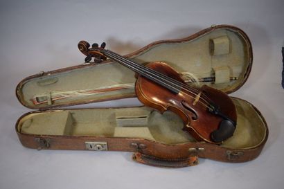 null Beau petit violon d'étude 1/ 8, 267 mm, ABE, avec son archet 

Violon d'enfant...