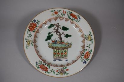 null CHINE, Compagnie des Indes - Epoque KANGXI (1662 - 1722)

Assiette en porcelaine...