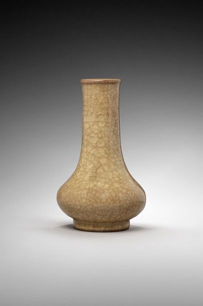Chine XXe 

Vase en porcelaine à glaçure...
