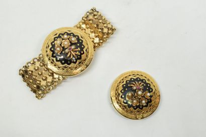 null Bracelet et broche en or jaune 18K (750) le premier ruban souple orné d'un motif...