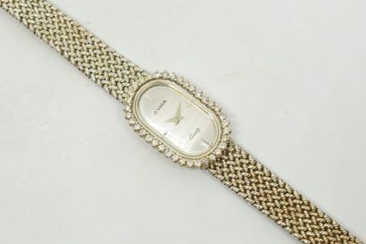 null CYMA

No. 15159

Montre bracelet de dame en or blanc 18k (750). Boîtier de forme...