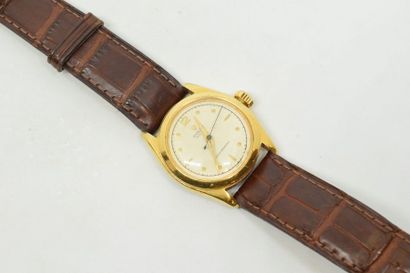 null Rolex 

Montre bracelet d'homme mécanique en métal doré à boitier rond, le bracelet...