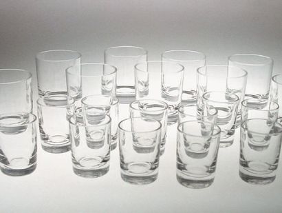 null Service de gobelets américains en cristal uni clair, comprenant 66 verres :...