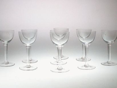 null Série de 18 verres Laure en cristal uni clair, 121mm. 
