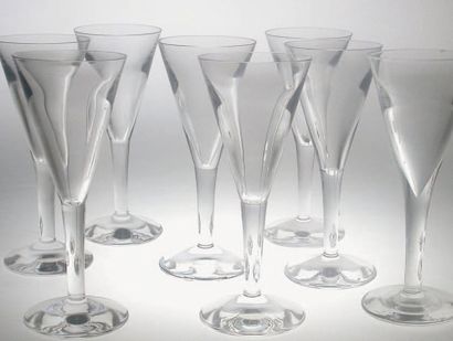 null Série de 16 flûtes à champagne Hafnia en cristal uni clair, 200mm. 