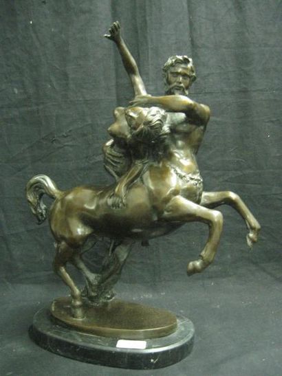null L'Enlèvement de Déjanire par le Centaure Nessus Bronze à patine brune signé...