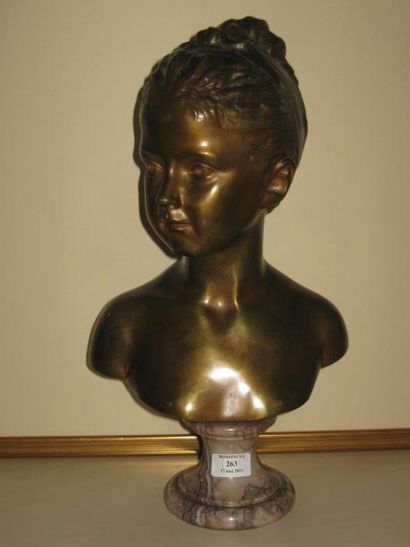 D'après Jean Antoine HOUDON Buste de Louise Brongniart Epreuve en bronze à patine...