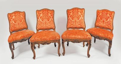 null Suite de quatre chaises en bois mouluré et sculpté. Epoque Louis XV.