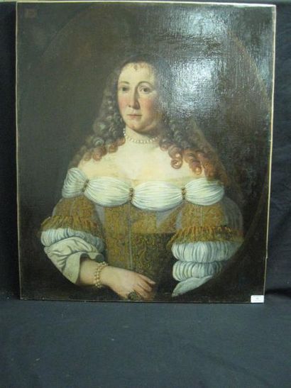 Ecole FRANCAISE, seconde Moitié du XVIIe siècle Portrait d'une femme de qualité en...