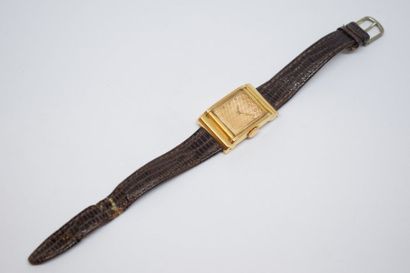 null Montre bracelet de dame mécanique en or jaune 18K (750) à boitier rectangulaire,...