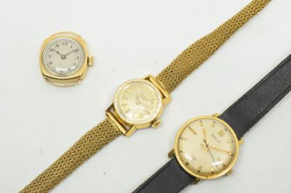 null Montre bracelet de dame en or jaune 18k (750), cadran à fond crème et index...