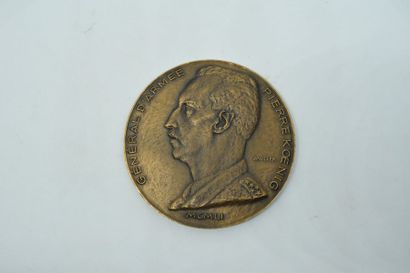 null Médaille en brone à double face par Louis MULLER.

Av / Portrait du Général...