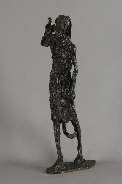 MOIRIGNOT Edmond, 1913-2002 L'homme qui marche Bronze à patine brune E.A., sur la...