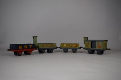 null HORNBY « O » : 4 wagons marchandises plat - couvert, 2 avec guérite, réseau...